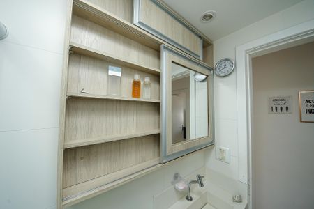 Apartamento à venda com 75m², 3 quartos e 1 vaga Apartamento à venda com 75m², 3 quartos e 1 vagaBanheiro