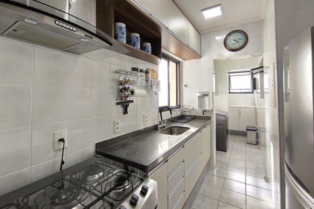 Apartamento à venda com 92m², 3 quartos e 2 vagas Apartamento à venda com 92m², 3 quartos e 2 vagasCozinha