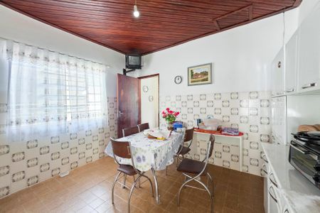 Casa para alugar com 180m², 1 quarto e 3 vagas Casa para alugar com 180m², 1 quarto e 3 vagasCozinha / Lavanderia