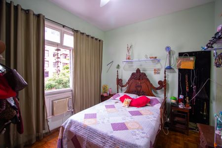 Apartamento à venda com 130m², 3 quartos e 1 vaga Apartamento à venda com 130m², 3 quartos e 1 vagaSuíte