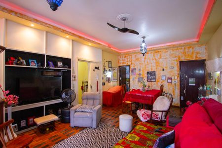 Apartamento à venda com 130m², 3 quartos e 1 vaga Apartamento à venda com 130m², 3 quartos e 1 vagaSala