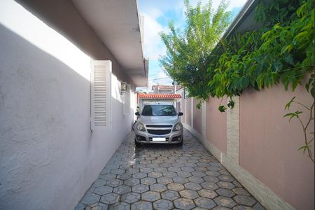 Casa para alugar com 200m², 1 quarto e sem vaga Casa para alugar com 200m², 1 quarto e sem vagaGaragem