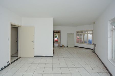 Casa para alugar com 128m², 4 quartos e 5 vagas Casa para alugar com 128m², 4 quartos e 5 vagasSala