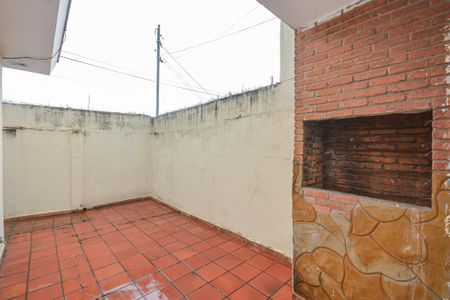 Casa para alugar com 128m², 4 quartos e 5 vagas Casa para alugar com 128m², 4 quartos e 5 vagasQuintal