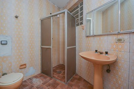 Casa para alugar com 128m², 4 quartos e 5 vagas Casa para alugar com 128m², 4 quartos e 5 vagasBanheiro da Suíte 1