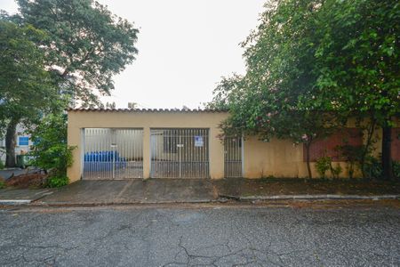 Casa para alugar com 128m², 4 quartos e 5 vagas Casa para alugar com 128m², 4 quartos e 5 vagasFachada/Plaquinha