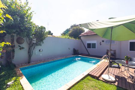 Casa à venda com 250m², 3 quartos e 3 vagas Casa à venda com 250m², 3 quartos e 3 vagasQuintal