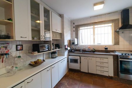 Casa à venda com 250m², 3 quartos e 3 vagas Casa à venda com 250m², 3 quartos e 3 vagasCozinha