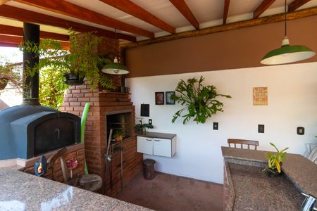 Casa à venda com 250m², 3 quartos e 3 vagas Casa à venda com 250m², 3 quartos e 3 vagasÁrea Gourmet