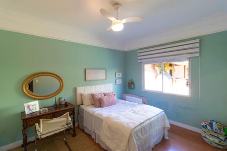 Casa à venda com 250m², 3 quartos e 3 vagas Casa à venda com 250m², 3 quartos e 3 vagasQuarto 02