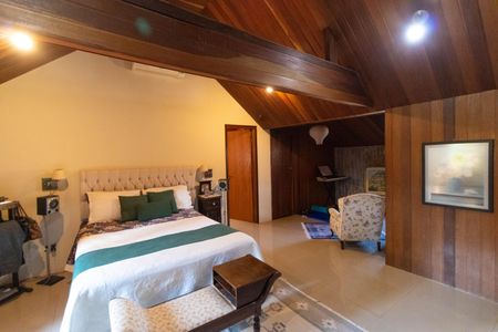 Casa à venda com 250m², 3 quartos e 3 vagas Casa à venda com 250m², 3 quartos e 3 vagasSuíte