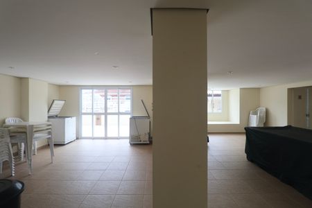 Apartamento para alugar com 60m², 2 quartos e 1 vaga Apartamento para alugar com 60m², 2 quartos e 1 vagaÁrea comum - Salão de festas