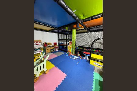 Casa à venda com 410m², 4 quartos e 3 vagas Casa à venda com 410m², 4 quartos e 3 vagasBrinquedoteca