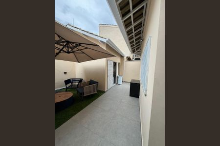 Casa à venda com 410m², 4 quartos e 3 vagas Casa à venda com 410m², 4 quartos e 3 vagasQuintal
