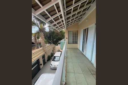 Casa à venda com 410m², 4 quartos e 3 vagas Casa à venda com 410m², 4 quartos e 3 vagasSacada