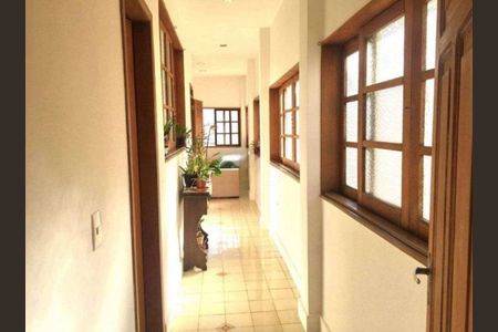 Casa à venda com 130m², 4 quartos e sem vaga