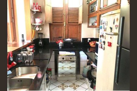 Casa à venda com 130m², 4 quartos e sem vaga