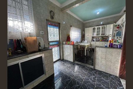 Casa à venda com 303m², 4 quartos e 4 vagas