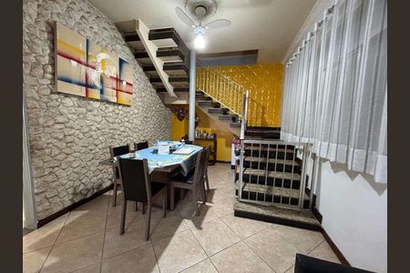 Casa à venda com 303m², 4 quartos e 4 vagas