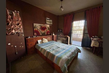 Casa à venda com 303m², 4 quartos e 4 vagas