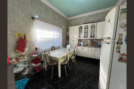 Casa à venda com 303m², 4 quartos e 4 vagas