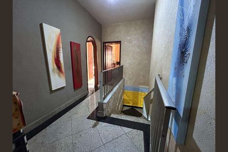 Casa à venda com 303m², 4 quartos e 4 vagas