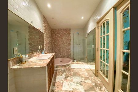 Casa à venda com 425m², 3 quartos e 1 vaga