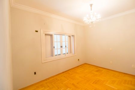 Casa de condomínio para alugar com 560m², 4 quartos e 6 vagas Casa de condomínio para alugar com 560m², 4 quartos e 6 vagasSuíte 5