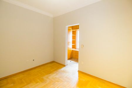 Casa de condomínio para alugar com 560m², 4 quartos e 6 vagas Casa de condomínio para alugar com 560m², 4 quartos e 6 vagasSuíte 4