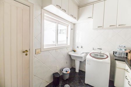 Casa de condomínio para alugar com 560m², 4 quartos e 6 vagas Casa de condomínio para alugar com 560m², 4 quartos e 6 vagasÁrea de Serviço