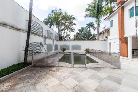 Casa de condomínio para alugar com 560m², 4 quartos e 6 vagas Casa de condomínio para alugar com 560m², 4 quartos e 6 vagasPiscina