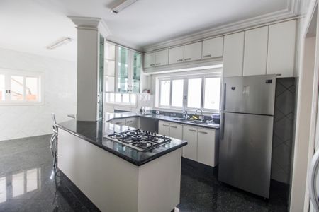 Casa de condomínio para alugar com 560m², 4 quartos e 6 vagas Casa de condomínio para alugar com 560m², 4 quartos e 6 vagasCozinha