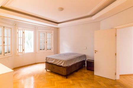 Casa de condomínio para alugar com 560m², 4 quartos e 6 vagas Casa de condomínio para alugar com 560m², 4 quartos e 6 vagasSuíte master