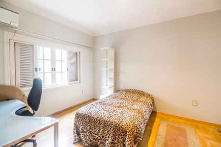 Casa de condomínio para alugar com 560m², 4 quartos e 6 vagas Casa de condomínio para alugar com 560m², 4 quartos e 6 vagasSuíte 3