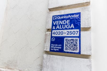 Casa de condomínio para alugar com 560m², 4 quartos e 6 vagas Casa de condomínio para alugar com 560m², 4 quartos e 6 vagasPlaca