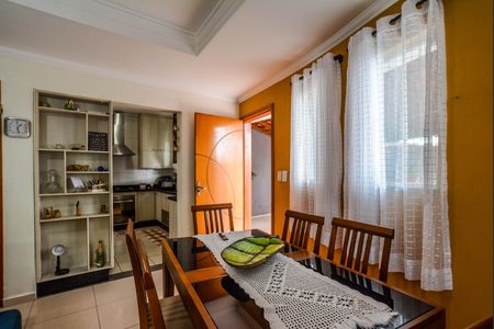 Casa à venda com 84m², 3 quartos e 3 vagas Casa à venda com 84m², 3 quartos e 3 vagasSala