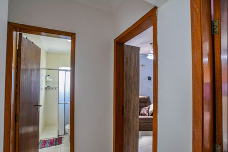 Casa à venda com 84m², 3 quartos e 3 vagas Casa à venda com 84m², 3 quartos e 3 vagasCorredor