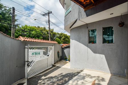 Casa à venda com 84m², 3 quartos e 3 vagas Casa à venda com 84m², 3 quartos e 3 vagasQuintal
