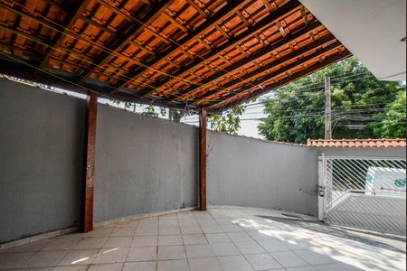 Casa à venda com 84m², 3 quartos e 3 vagas Casa à venda com 84m², 3 quartos e 3 vagasQuintal
