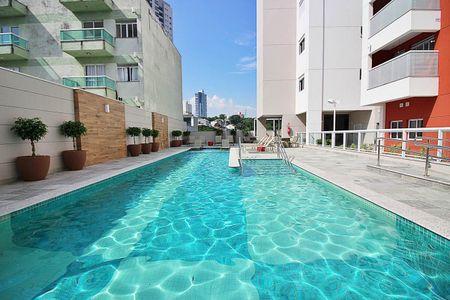 Apartamento à venda com 96m², 3 quartos e 2 vagas Apartamento à venda com 96m², 3 quartos e 2 vagasÁrea Comum - Piscina