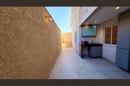 Apartamento à venda com 95m², 3 quartos e 2 vagas Apartamento à venda com 95m², 3 quartos e 2 vagasVaranda