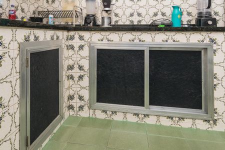 Casa à venda com 296m², 4 quartos e 2 vagas Casa à venda com 296m², 4 quartos e 2 vagasCozinha - Armários