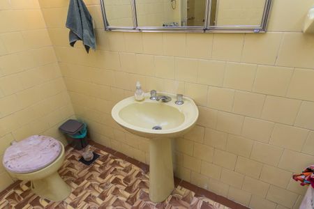 Casa à venda com 296m², 4 quartos e 2 vagas Casa à venda com 296m², 4 quartos e 2 vagasBanheiro Social 2