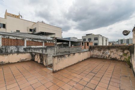 Casa à venda com 296m², 4 quartos e 2 vagas Casa à venda com 296m², 4 quartos e 2 vagasTerraço