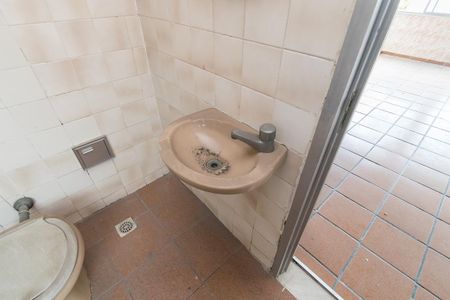 Casa à venda com 296m², 4 quartos e 2 vagas Casa à venda com 296m², 4 quartos e 2 vagasBanheiro do terraço