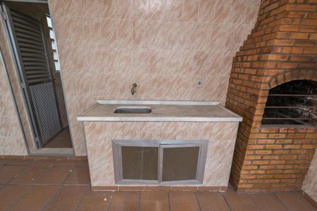 Casa à venda com 296m², 4 quartos e 2 vagas Casa à venda com 296m², 4 quartos e 2 vagasSalão coberto do terraço