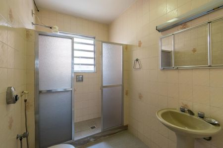 Casa à venda com 296m², 4 quartos e 2 vagas Casa à venda com 296m², 4 quartos e 2 vagasBanheiro Social 1