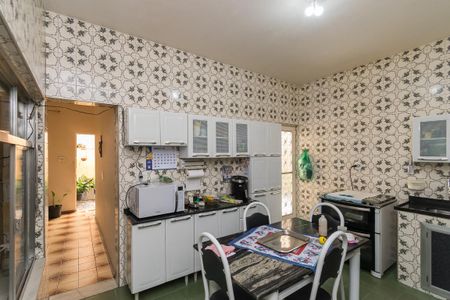 Casa à venda com 296m², 4 quartos e 2 vagas Casa à venda com 296m², 4 quartos e 2 vagasCozinha