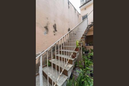 Casa à venda com 296m², 4 quartos e 2 vagas Casa à venda com 296m², 4 quartos e 2 vagasQuintal - Acesso ao terraço