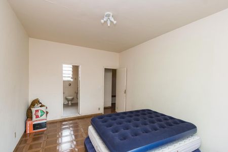 Casa à venda com 296m², 4 quartos e 2 vagas Casa à venda com 296m², 4 quartos e 2 vagasSuíte